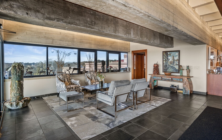 More Photos Of 916 Bay St, Beaufort Office For Sale