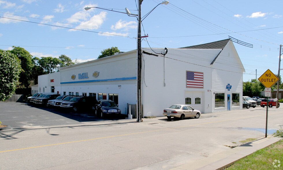 More Photos Of 106 W Broad St, Pawcatuck Auto Dealership For Sale