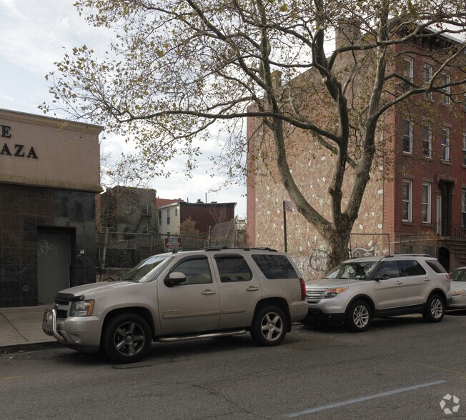 Primary Photo Of 466 Lafayette Ave, Brooklyn Land For Sale