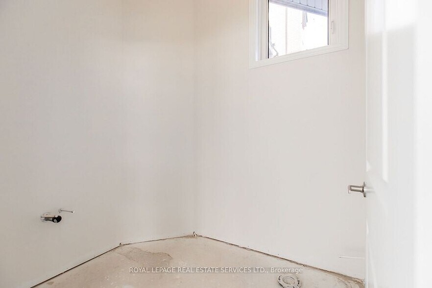 More Photos Of 3289 Sixth Line, Oakville General Retail For Lease