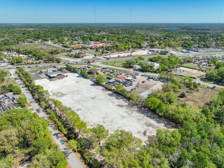 More Photos Of 18252 E Colonial Dr, Orlando Light Distribution For Lease