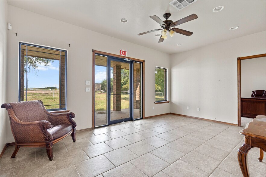 More Photos Of 10910 N County Road 3010, Lindsay Warehouse For Sale