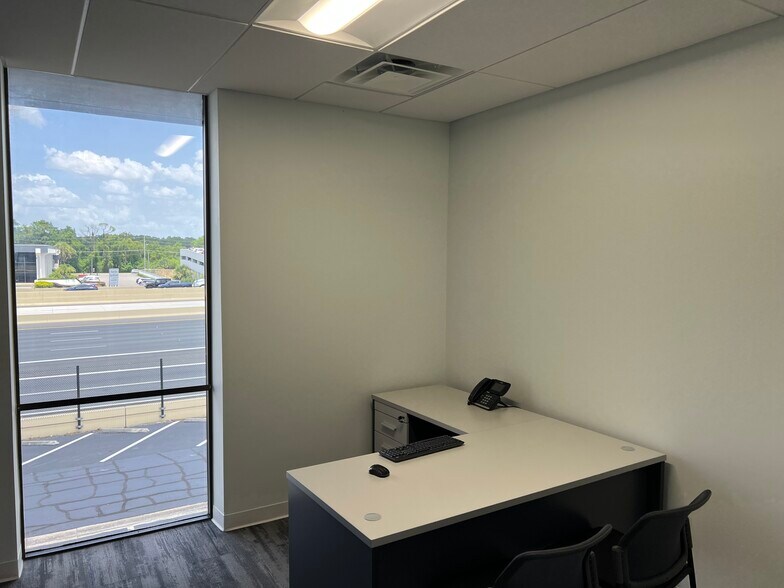 More Photos Of 5405 Diplomat Cir, Orlando Loft Creative Space For Lease