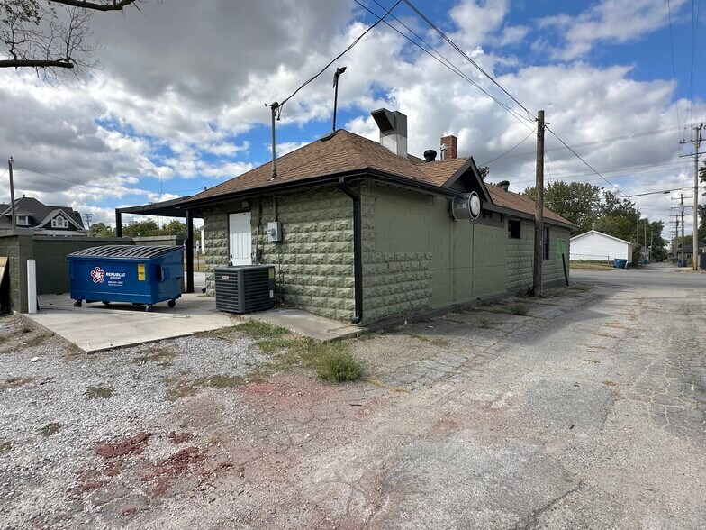 More Photos Of 712 W 20th St, Joplin Restaurant For Sale