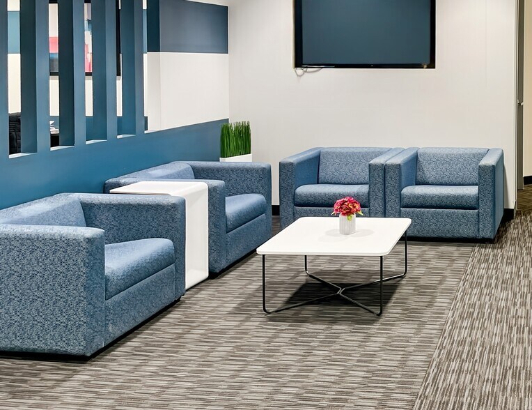 More Photos Of 2010 Winston Park Dr, Oakville Coworking Space