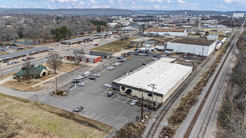 More Photos Of 800 E Main St, Russellville Office For Lease