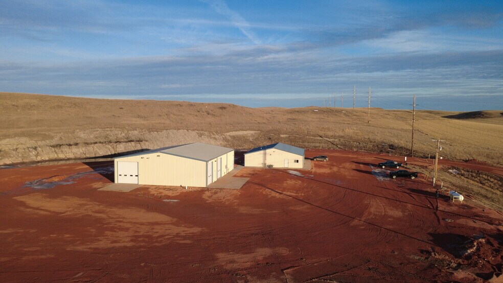 More Photos Of 2114 24th Ave SE, Watford City Warehouse For Sale