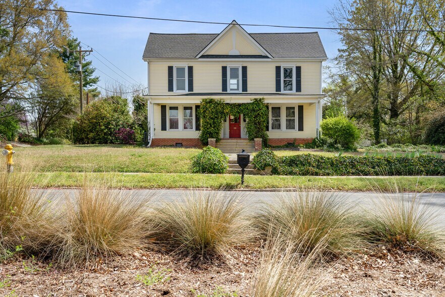 Primary Photo Of 101 S Main St, Wendell Office Residential For Lease