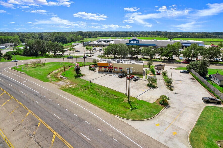 Primary Photo Of 2719 Charity St, Abbeville Fast Food For Sale