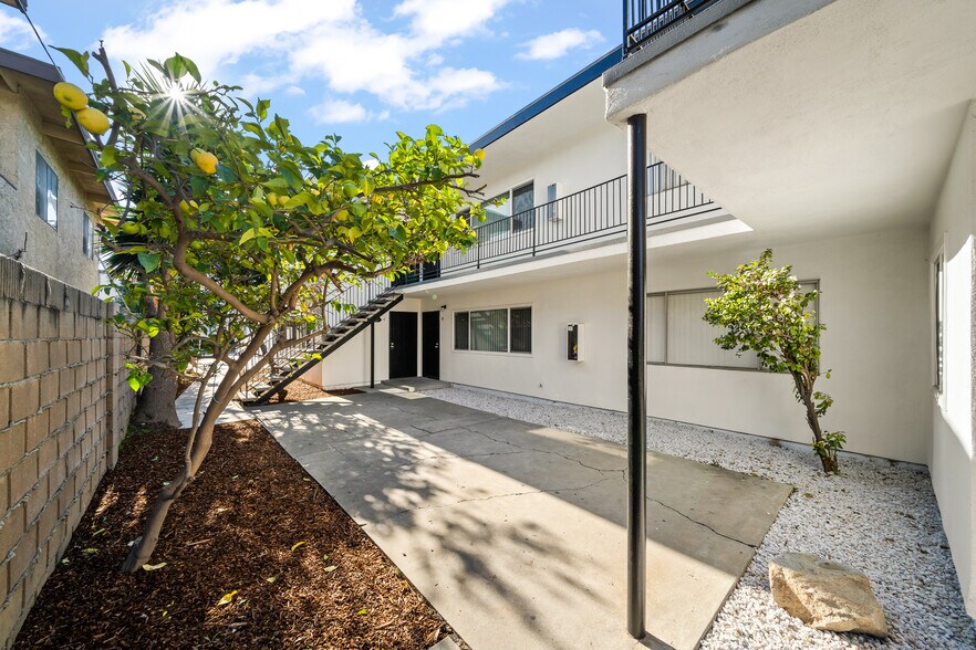 More Photos Of 1032 Bonita St, Tustin Apartments For Sale