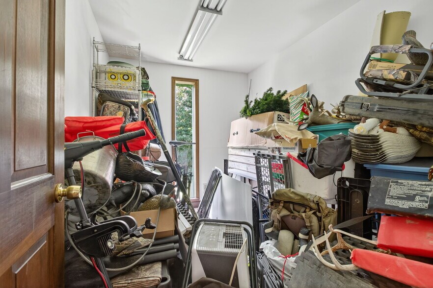 More Photos Of 102 Industrial Blvd, Toano Office For Sale