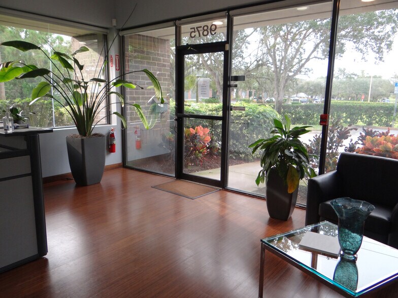 More Photos Of 9875 18th St N, Saint Petersburg Manufacturing For Lease