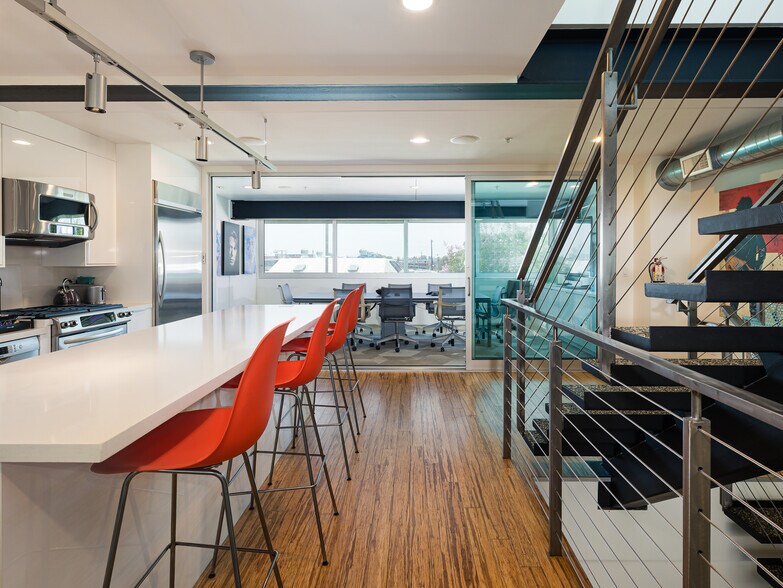More Photos Of 215-237 California St, El Segundo Loft Creative Space For Lease