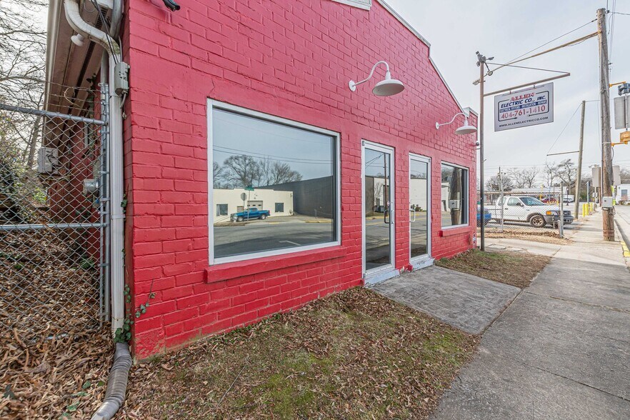 More Photos Of 614 King Arnold St, Hapeville Storefront Retail Office For Sale