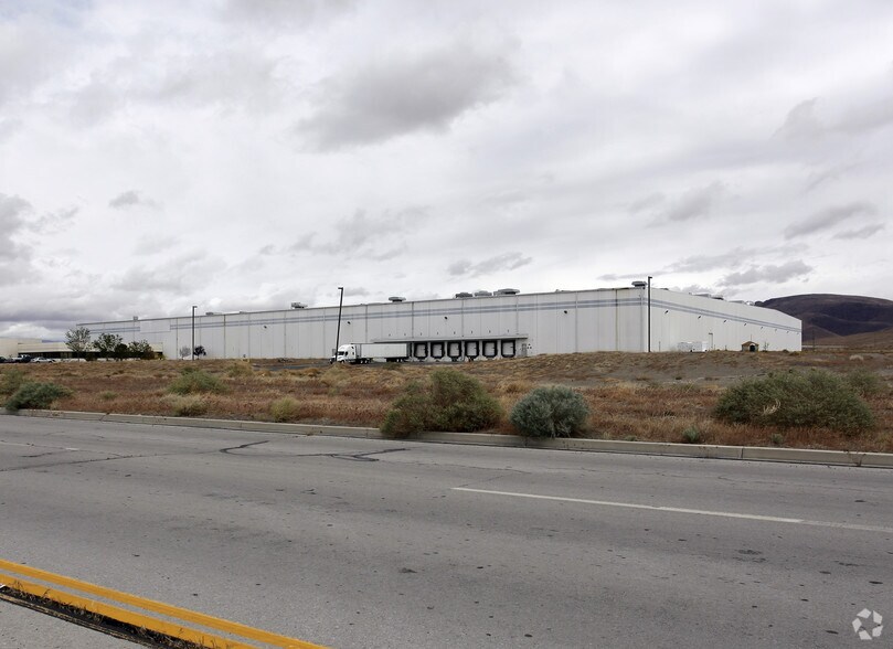 More Photos Of 2200 E Newlands Dr, Fernley Manufacturing For Lease