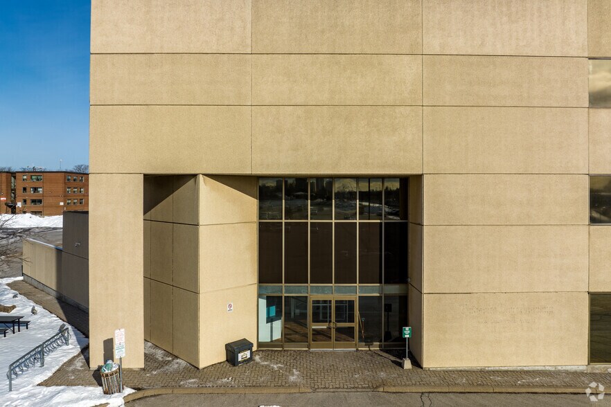 More Photos Of 698 Lawrence Ave W, Toronto Office For Lease