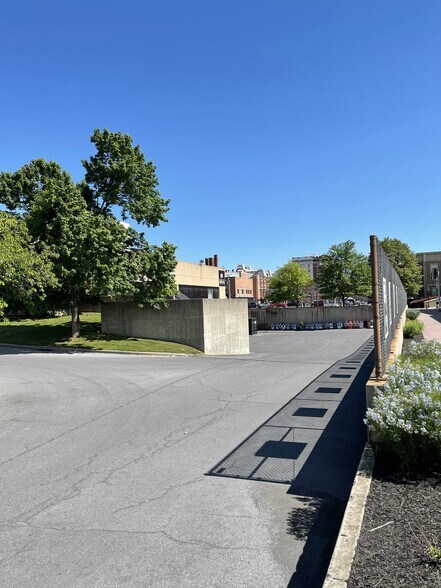 More Photos Of 100 Summit Ave, Hagerstown Office For Sale