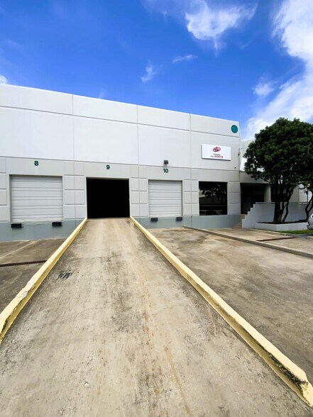 More Photos Of 8606 Wall St, Austin Distribution For Lease