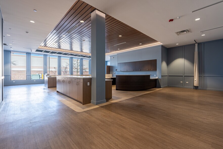 More Photos Of 456 Nelson Rd, New Lenox Freestanding For Lease