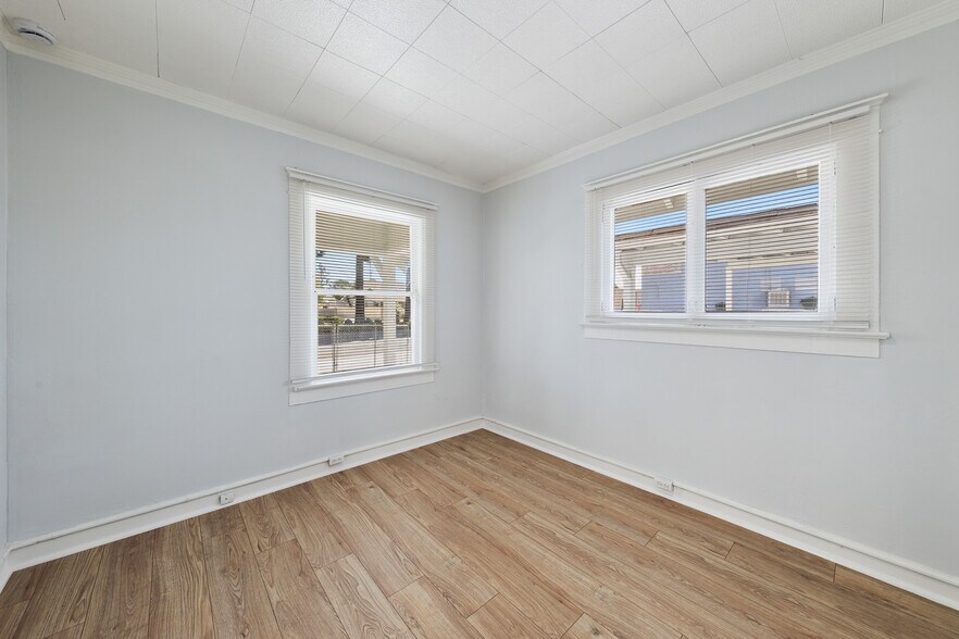 More Photos Of 15323 Paramount Blvd, Paramount General Retail For Sale