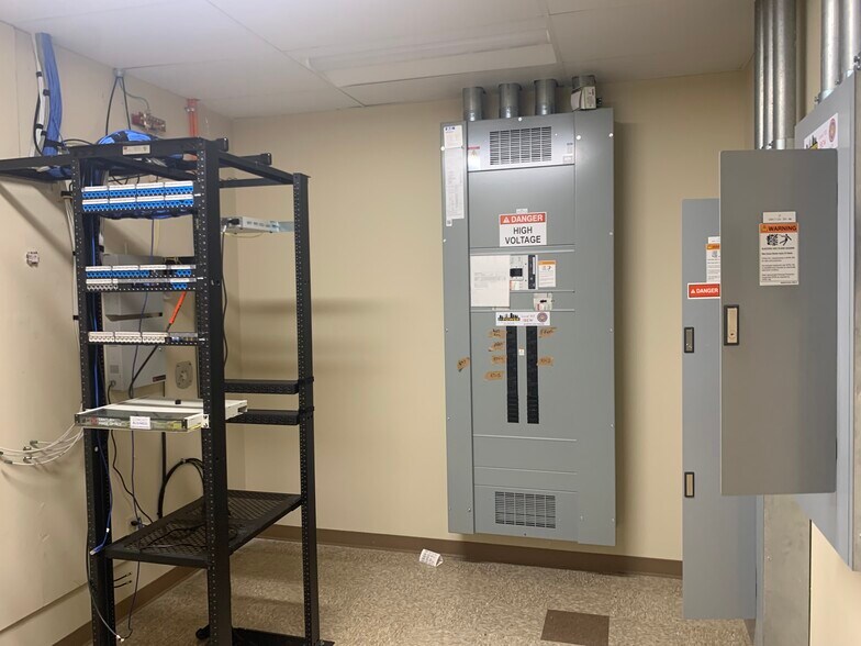 More Photos Of 694-760 Crescent St, Brockton Storefront For Lease