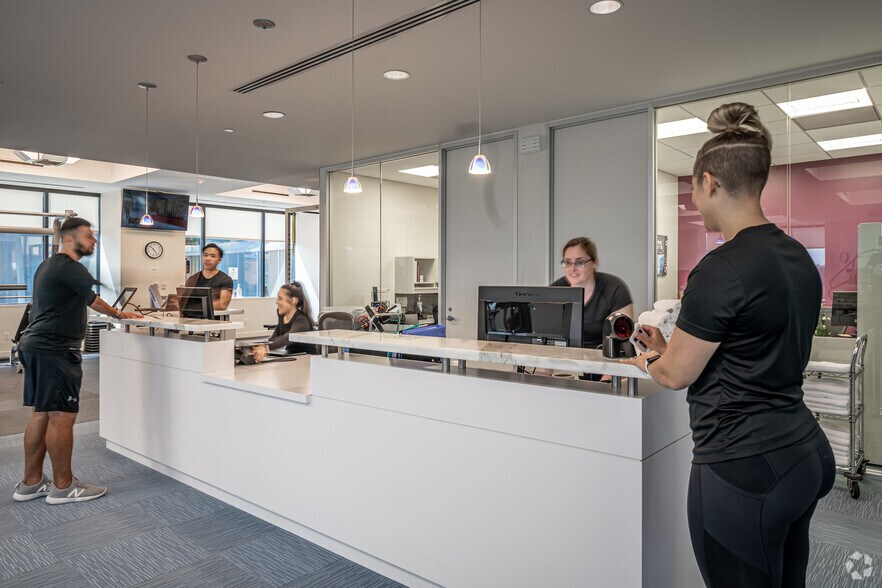 More Photos Of 5555 San Felipe St, Houston Office For Lease