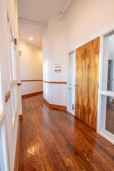 More Photos Of 290 9th St N, Saint Petersburg Storefront Retail Office For Lease