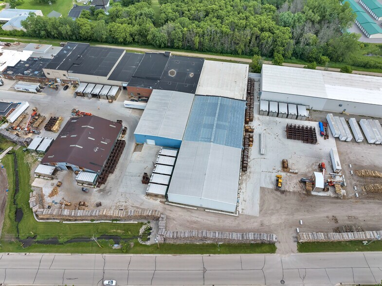More Photos Of 530 E Wisconsin St, Seymour Township Food Processing For Sale