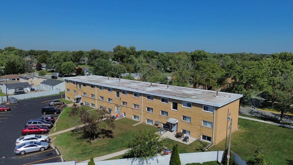 More Photos Of 9620 Farmer Dr, Highland Apartments For Sale