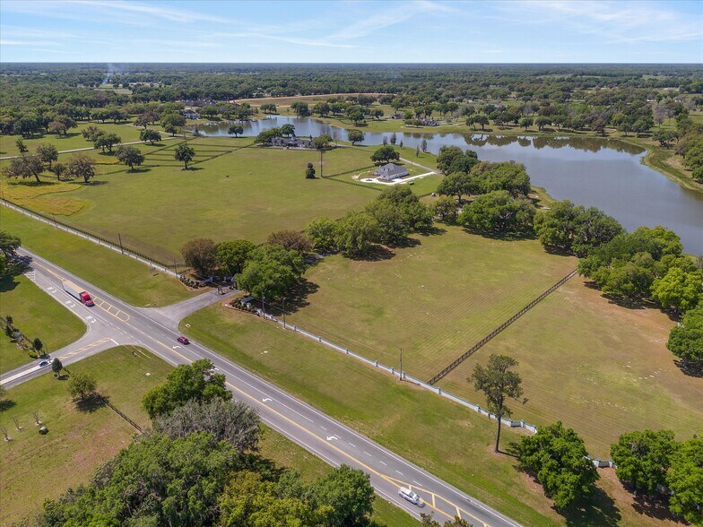 More Photos Of 15400 S US Highway 301, Summerfield Office For Sale