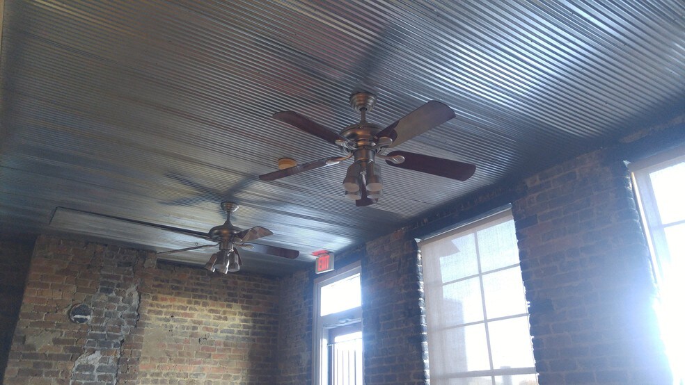 More Photos Of 714 Gay, Knoxville General Retail For Lease