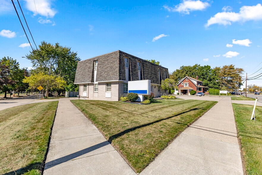 More Photos Of 30401 Utica Rd, Roseville Office For Sale