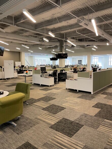 More Photos Of 49 W Maryland St, Indianapolis General Retail For Lease
