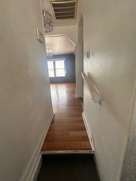 More Photos Of 301 24th St NW, Roanoke Light Distribution For Lease