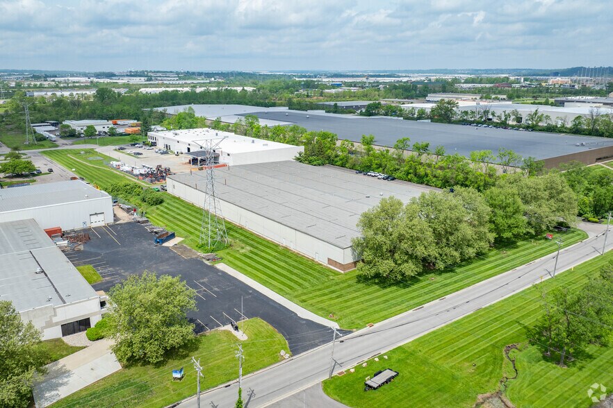 More Photos Of 9877-9893 Crescent Park Dr, West Chester Warehouse For Lease