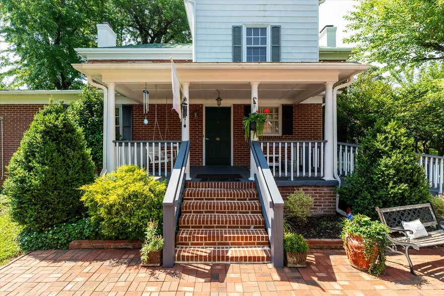 More Photos Of 252 David Bruce Ave, Charlotte Court House Hospitality For Sale