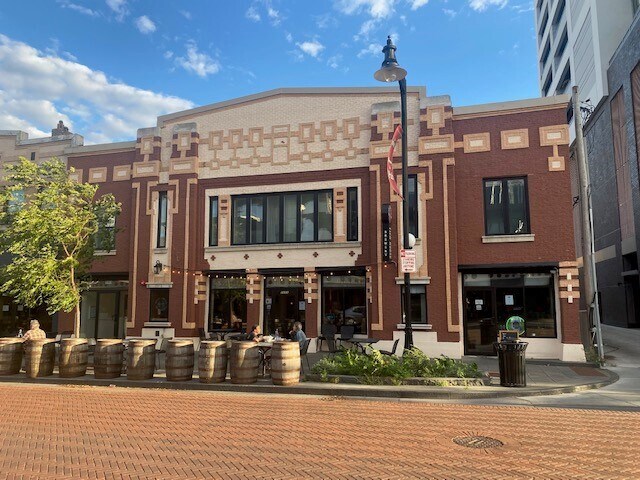 Primary Photo Of 1111-1113 South Blvd, Oak Park Restaurant For Lease