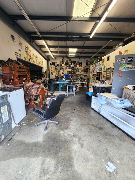 More Photos Of 5403 Gasoline Alley Dr, Bakersfield Industrial For Lease