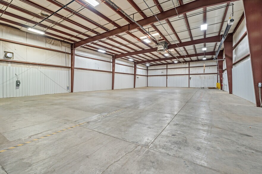 More Photos Of 3865 Symmes Rd, Hamilton Warehouse For Lease