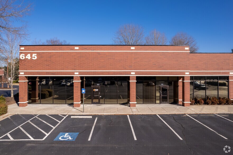 More Photos Of 605 Molly Ln, Woodstock Unknown For Lease