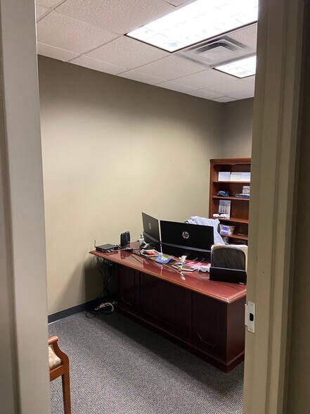 More Photos Of 256 Seaboard Ln, Franklin Medical For Sale