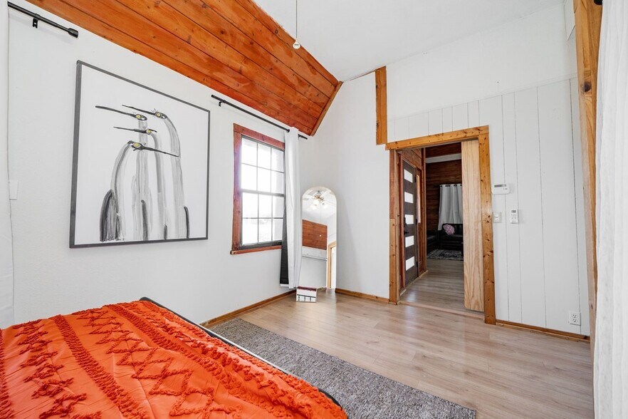 More Photos Of 691 Bear Rd, Van Alstyne Specialty For Sale