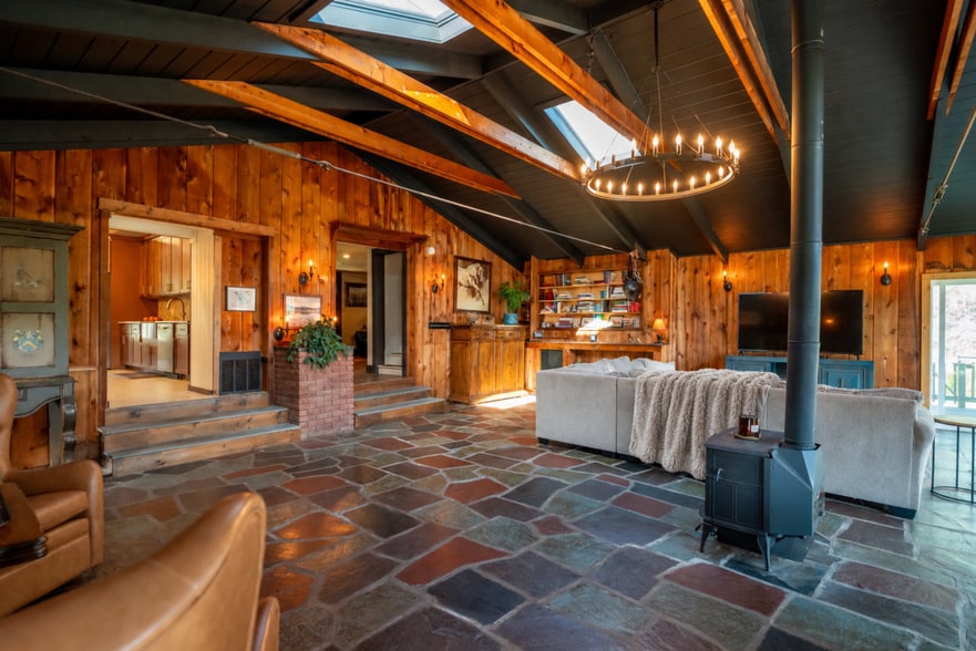 More Photos Of 770 John Shultis Rd, Denver Specialty For Sale