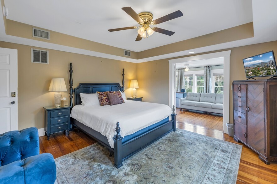 More Photos Of 635 Bay St NE, Saint Petersburg Hospitality For Sale