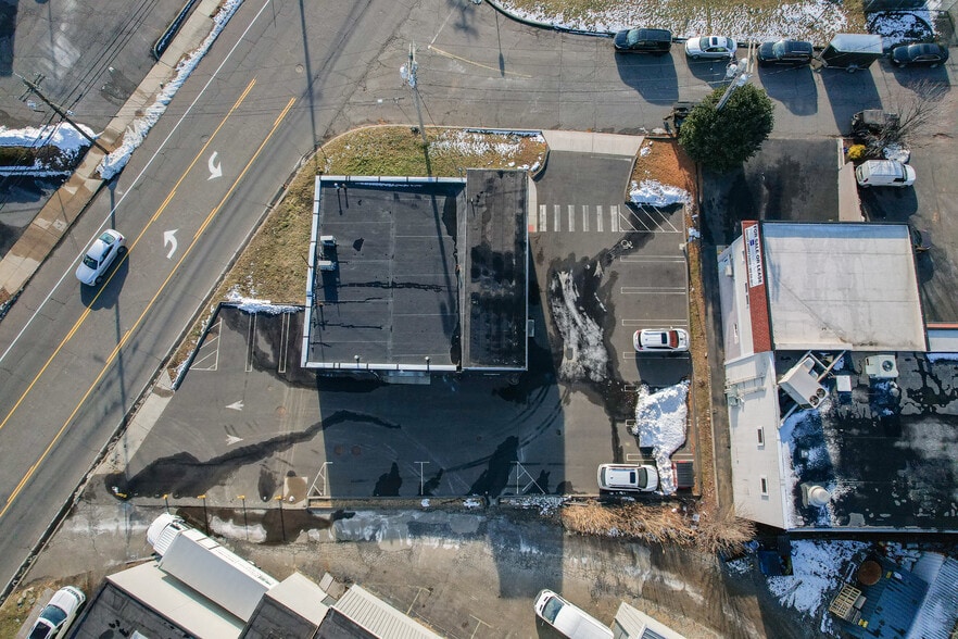 More Photos Of 180 Commerce Dr, Fairfield Auto Dealership For Sale