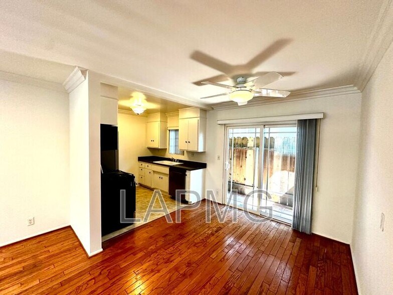 More Photos Of 8130 Norton Ave, West Hollywood Apartments For Sale