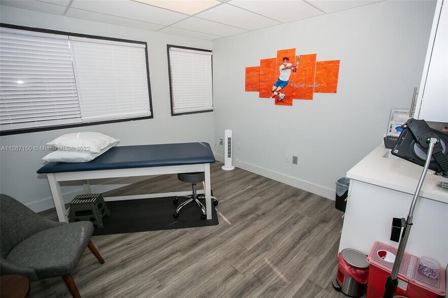 More Photos Of 1380 NE Miami Gardens Dr, North Miami Beach Medical For Lease