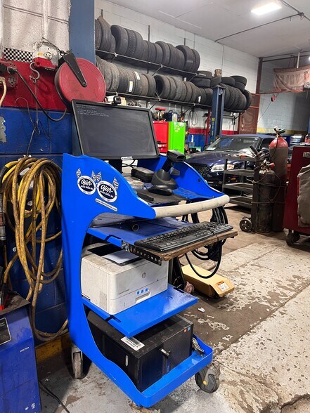 More Photos Of 323 Clinton St, Hempstead Auto Repair For Sale