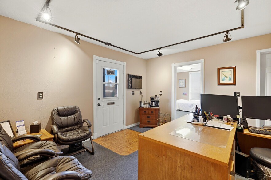 More Photos Of 114 E 2nd St, Newberg Office For Sale