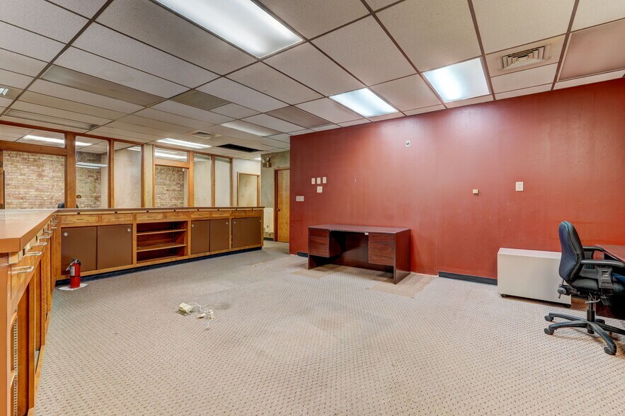 More Photos Of 3311 Burlington Rd, Greensboro Office For Sale